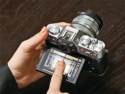 Electronic Viewfinder & Tilting Touch Monitor